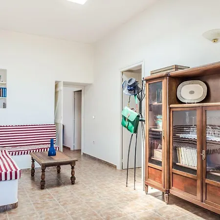 Avgoustis' Stone House * Otziás