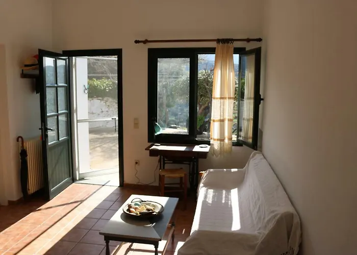 Semesterbostad Avgoustis' Stone House *