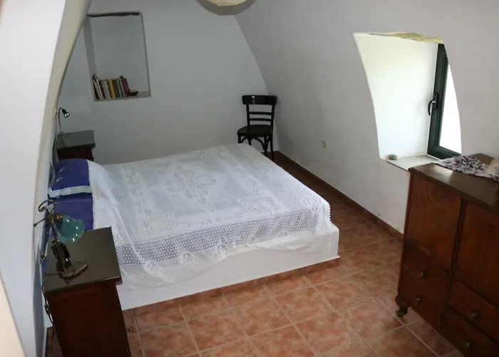 Avgoustis' Stone House Semesterbostad