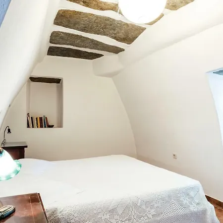 Avgoustis' Stone House * Otziás